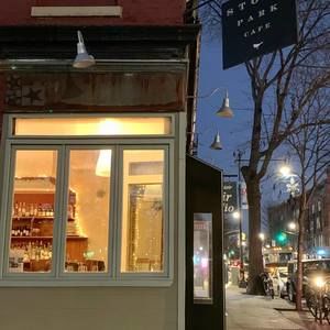 Meet your Posher, Lola